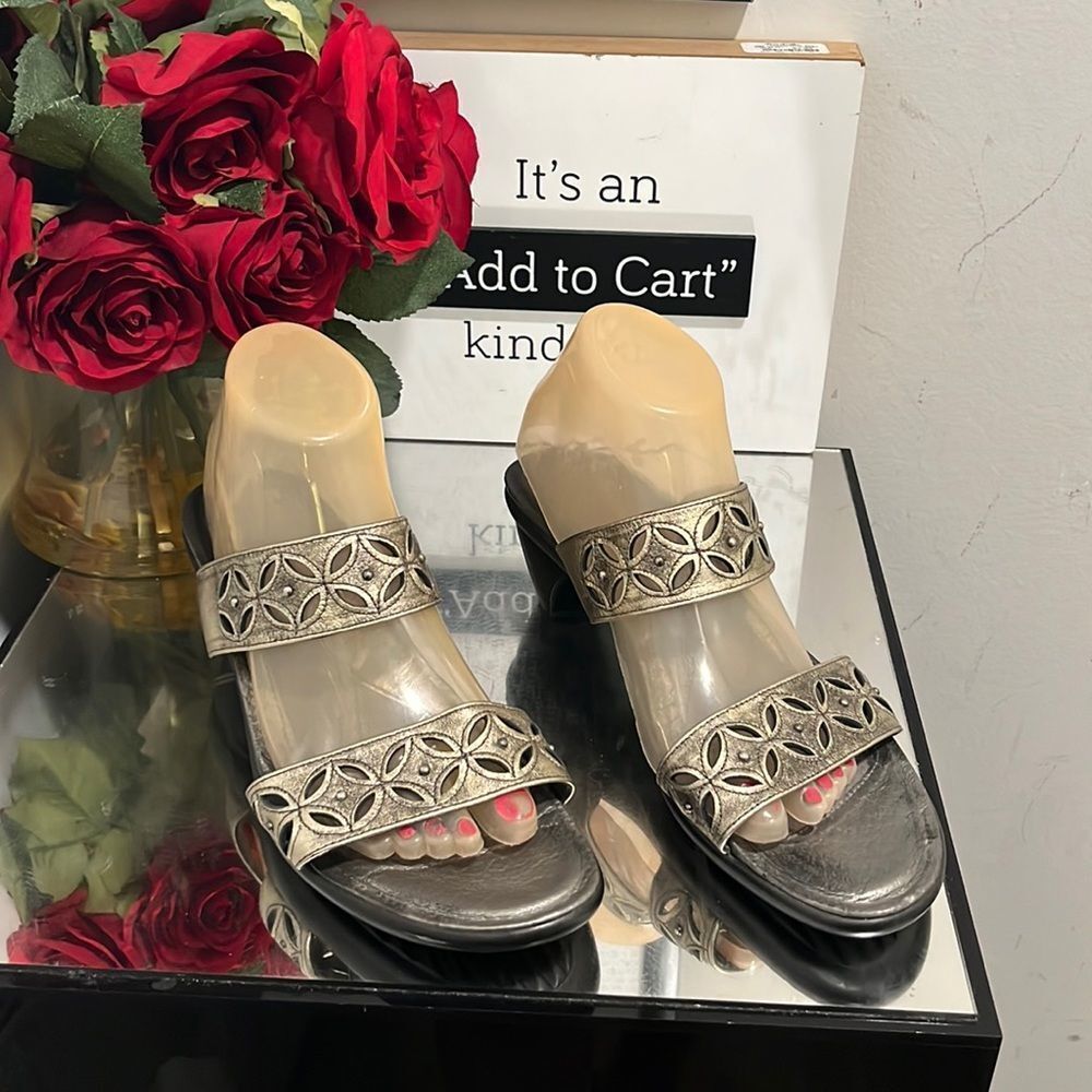 LADIES NAOT METALLIC SILVER SANDALS
